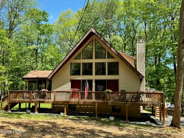 219 Indian Dr, Greentown, PA 18426