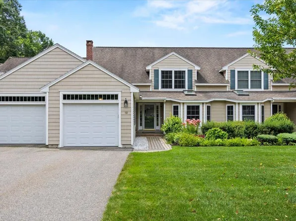10 Shiretowne Common Drive #10, Kennebunk, ME 04043