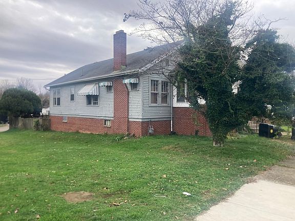 2nd image of 924 29th St