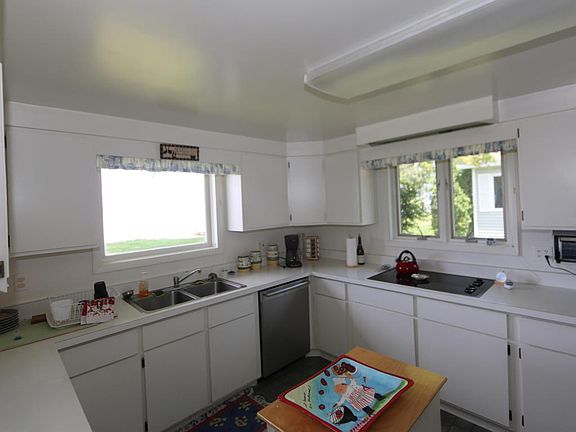 4th image of 4008 Bermuda Ave