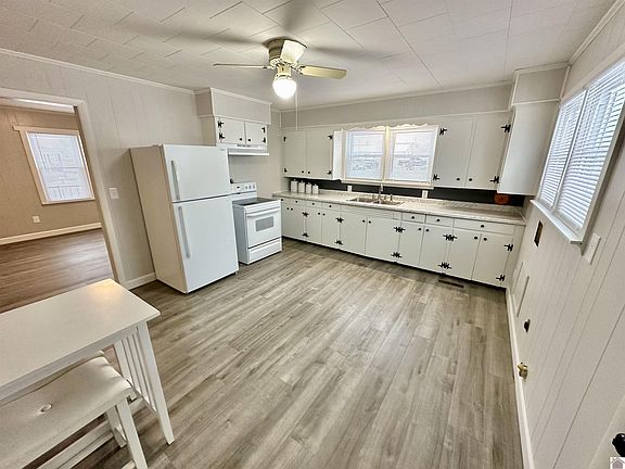 3rd image of 712 Olive St