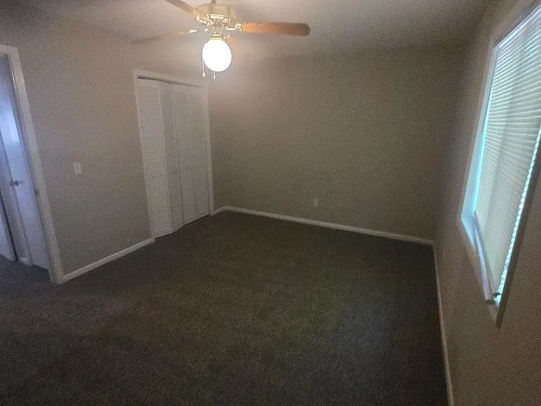 210 Candlebrook Dr — Photo 11