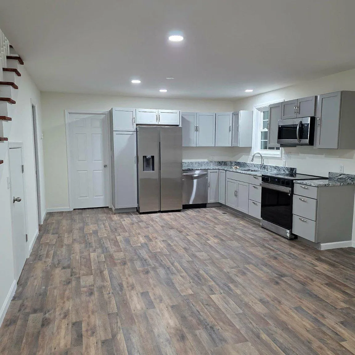 4 bed, 3.5 bath, 3168 sqft, $2,100 — Photo 4
