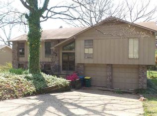 2706 Echo Valley Dr, Little Rock, AR 72227