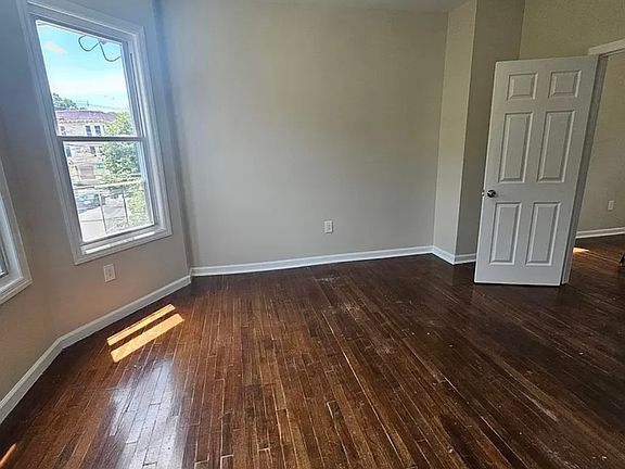 2nd image of 655 S 19th St #4