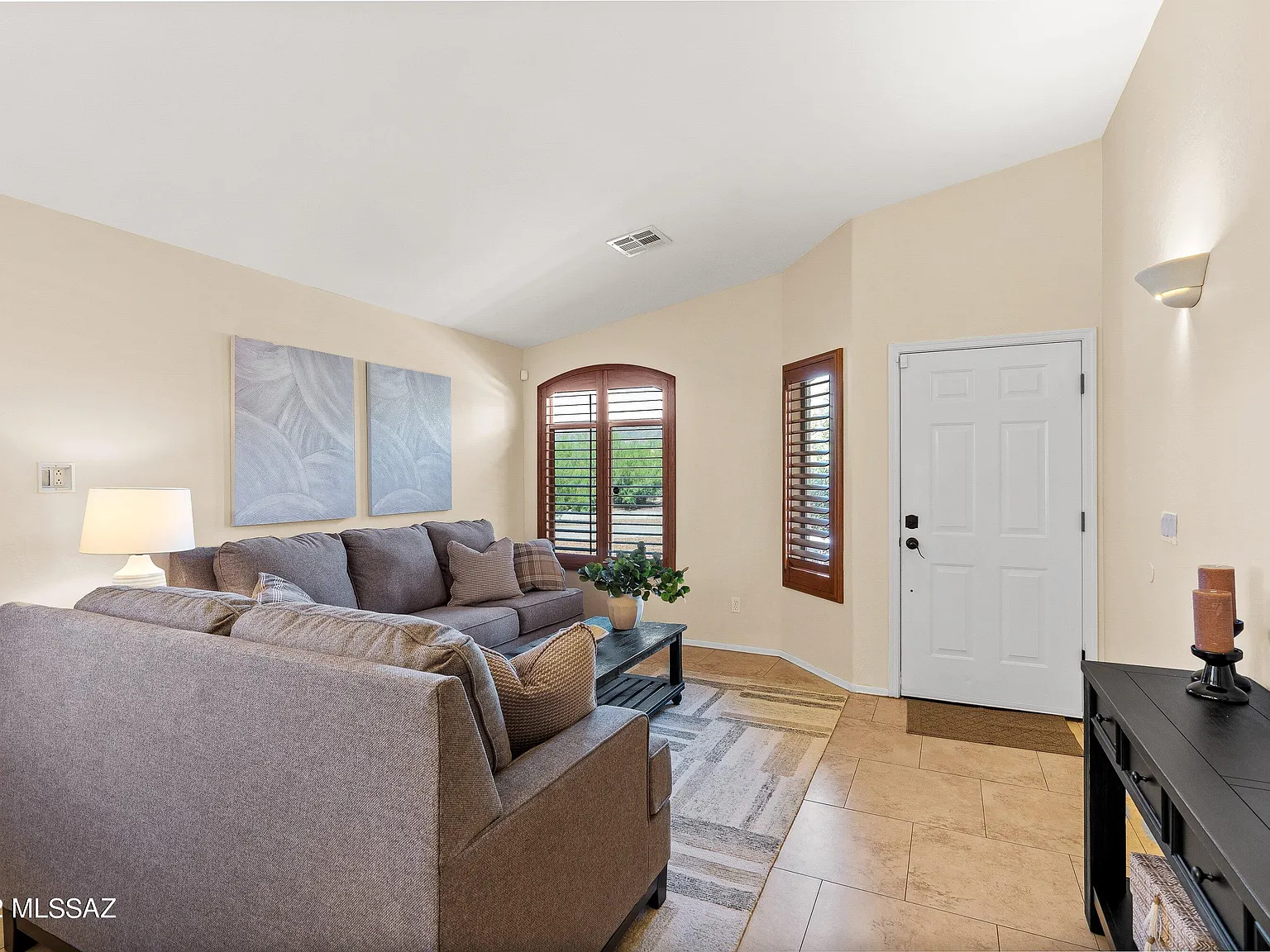 3 bed, 2.0 bath, 1630 sqft, $3,000 — Photo 4