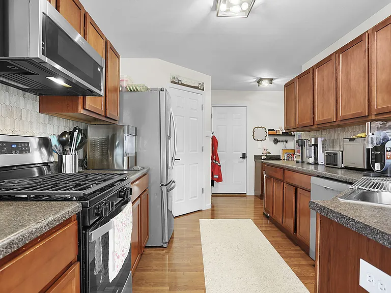 814 Cone Flower Dr — Photo 10