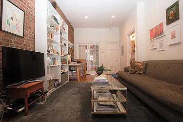 Rented by R New York