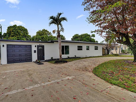 3rd image of 627 W Ilex Drive