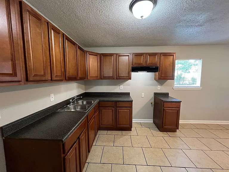 597 Western Park Dr — Photo 13