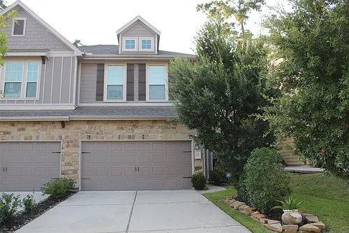 22 Cheswood Manor Dr Photo 1