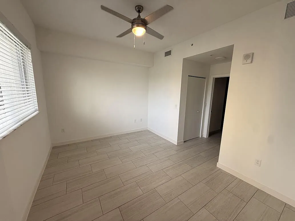 Superior Manor II — Photo 4
