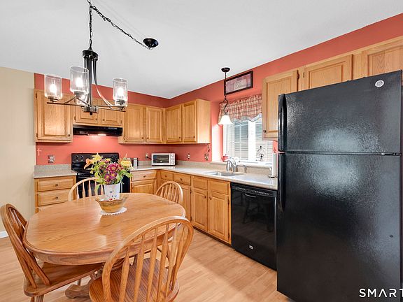 5th image of 103 Wyndemere Court