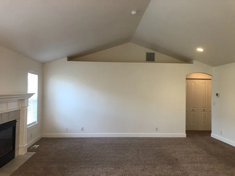 6081 Landmark Ln — Photo 5