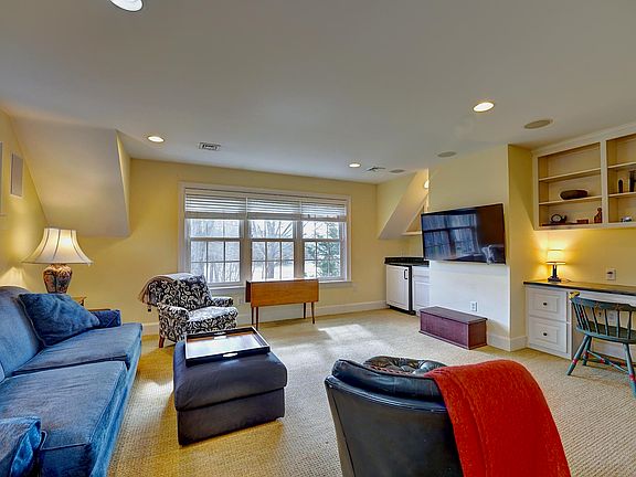 5th image of 579 Sagamore Avenue #99