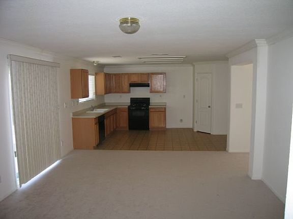 3rd image of 3644 N Laverne Ave