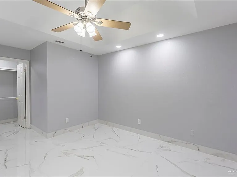 2110 Pecos St — Photo 11