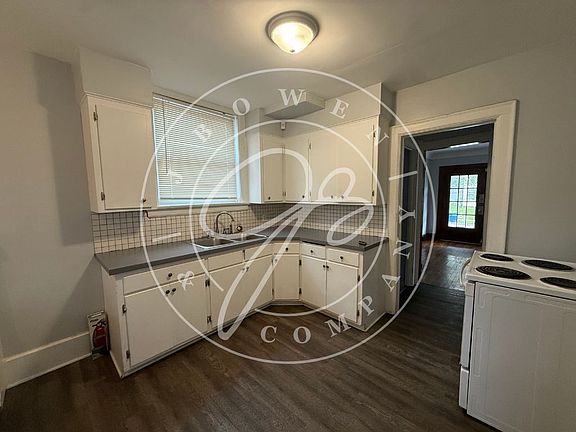 3rd image of 1831 Perth St