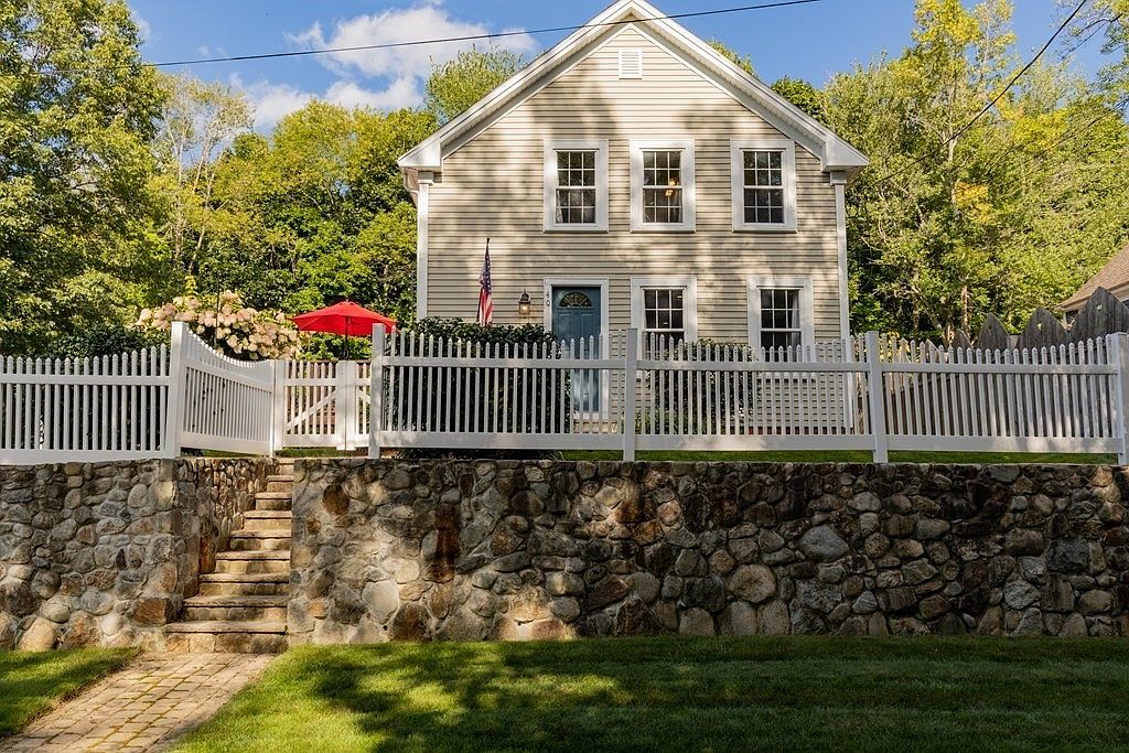 40 River St, Amesbury, MA 01913 Zillow