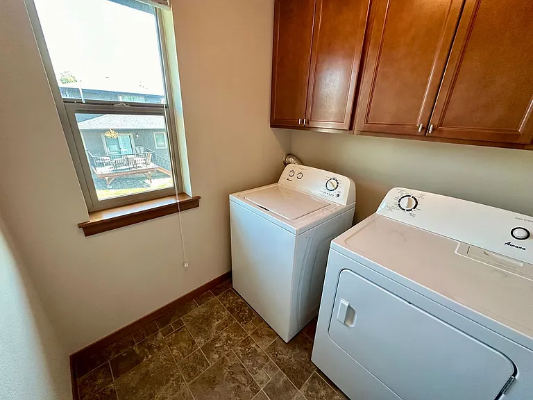 2145 Seamount Dr — Photo 12