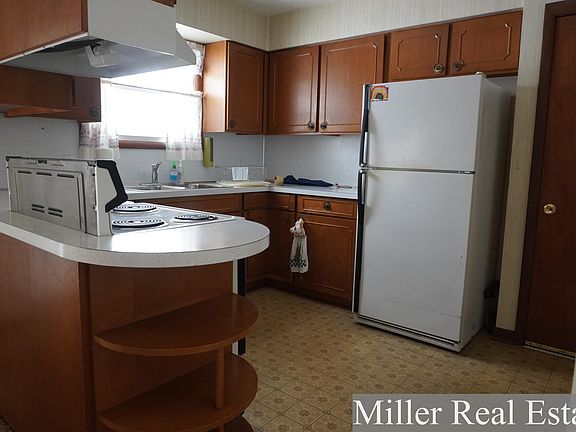 4th image of 421 E William St