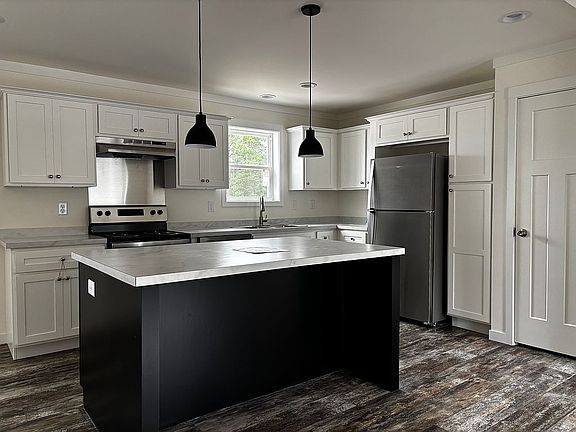 2nd image of 101 Blades Village Dr