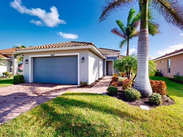 9669 SW FORESTWOOD Avenue, Port St Lucie, FL 34987