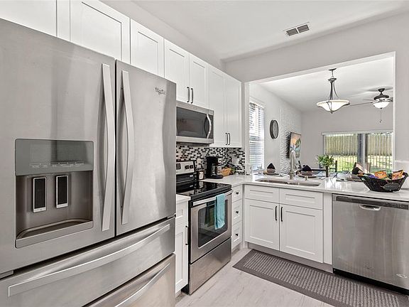 4th image of 4040 Calabria Ave