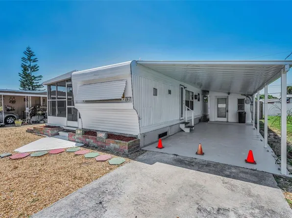 1917 Hess Dr, Holiday, FL 34691