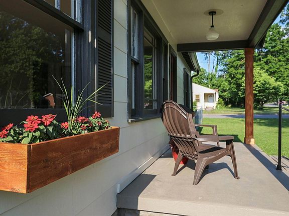 4th image of 219 Rushwood Dr