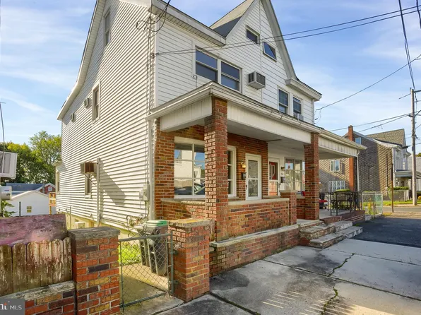 158 N Railroad Ave, Frackville, PA 17931
