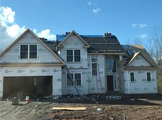 226 Daffodil Trl, Greece, NY 14626