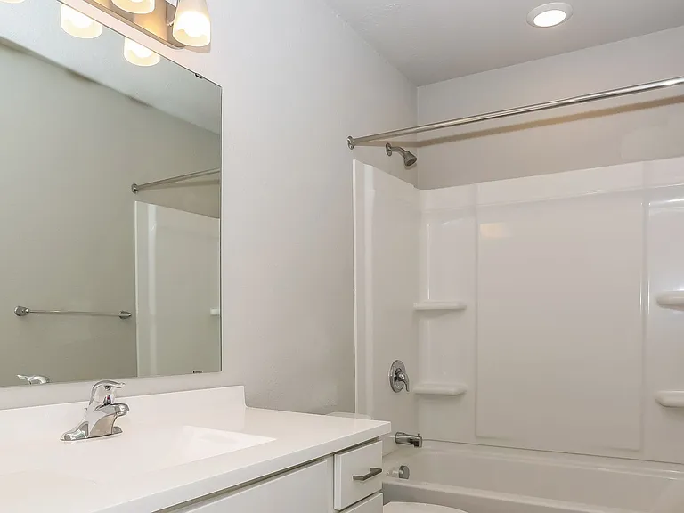 1304 Timber Hollow Ct — Photo 6