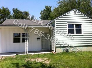 130 SW 27th St, Topeka, KS 66611