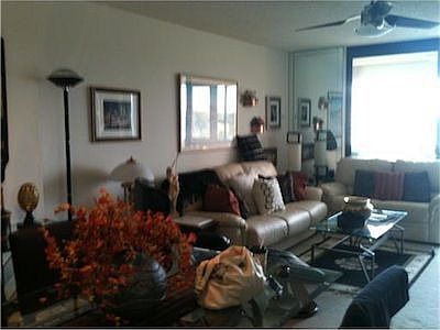 4th image of 919 Hillcrest Dr APT 806