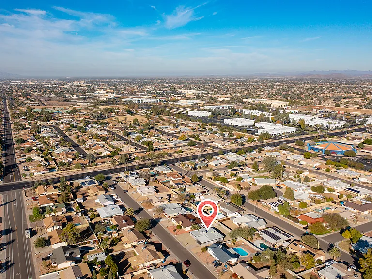 5010 W Beverly Ln — Photo 24