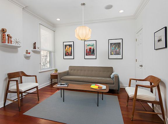 3rd image of 2153 W Bradley Pl