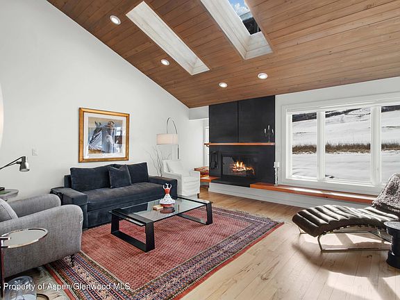 3rd image of 444 Snowmass Club Cir #13