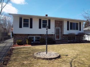 1103 Maple St, Lake In The Hills, IL 60156