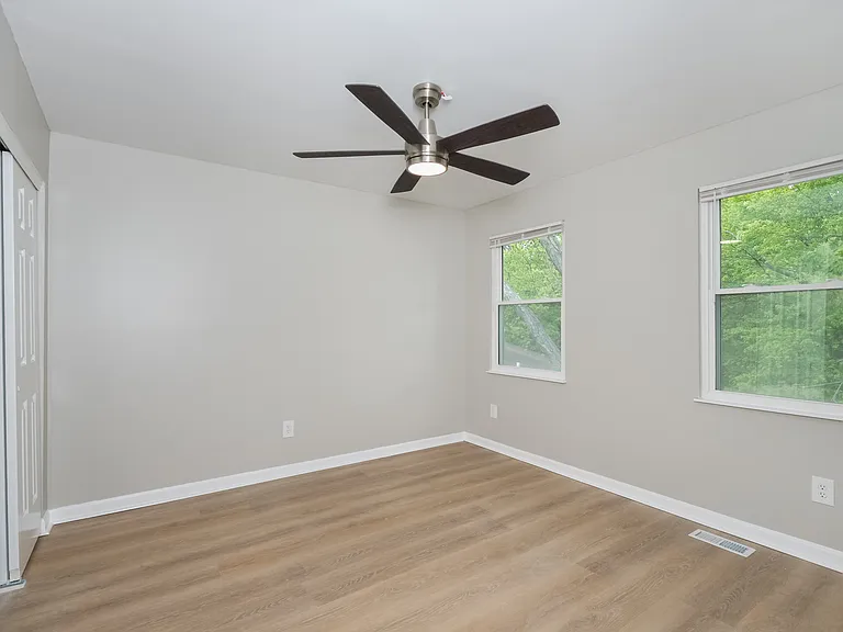 10 Kennedy Ct #B — Photo 21