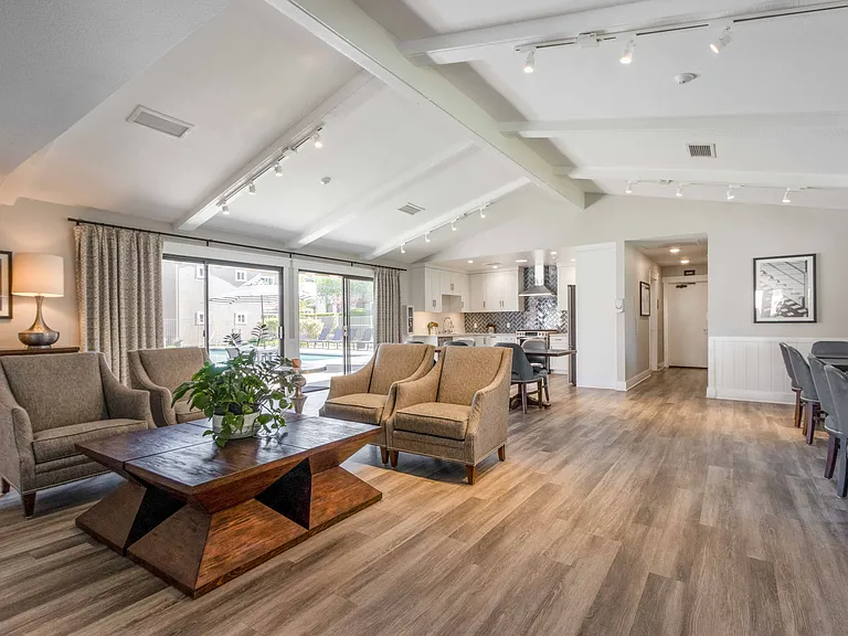 Knollwood Meadows Apartments — Photo 18