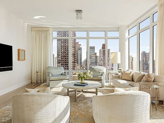 4th image of 1355 1st Ave Floor 22