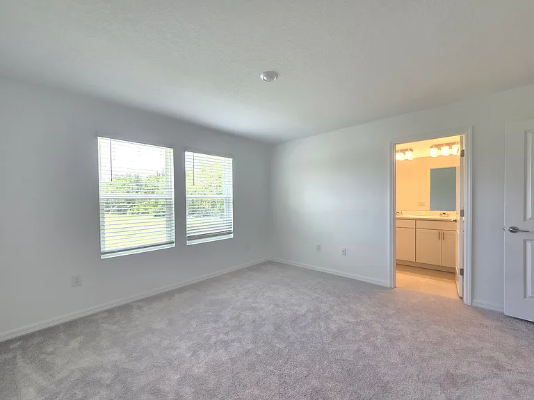 2073 Hallier Cv — Photo 22