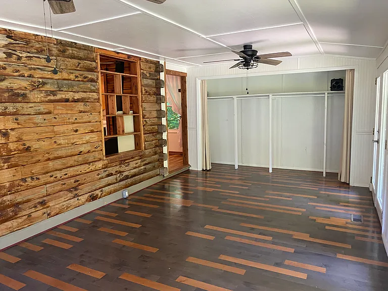 195 Emerald Dr #B — Photo 37