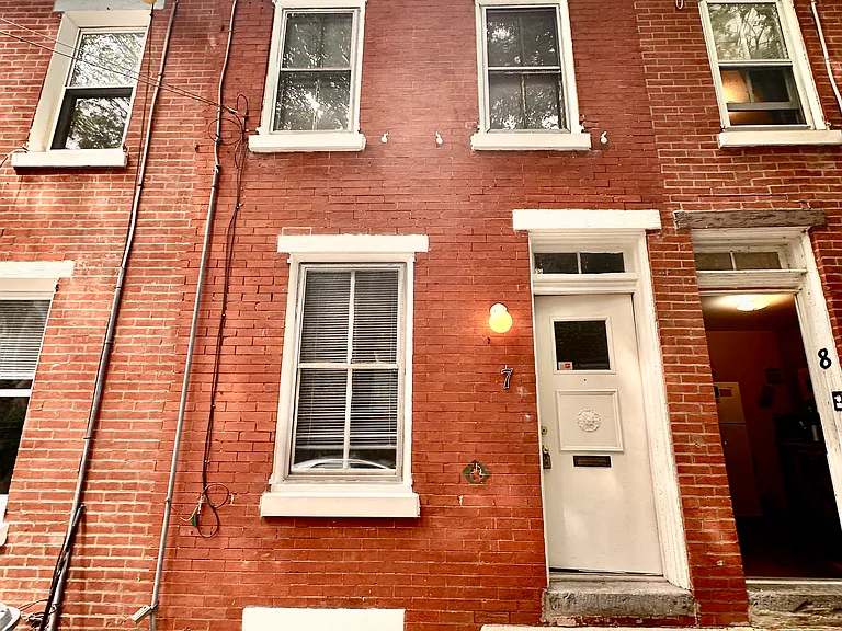 7 Penn Ct — Photo 1
