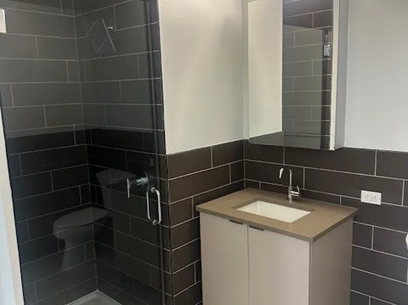 7 Dekalb Avenue image 5 of 8