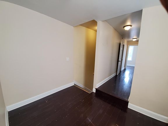 4th image of 1616 Fontain St Floor 2