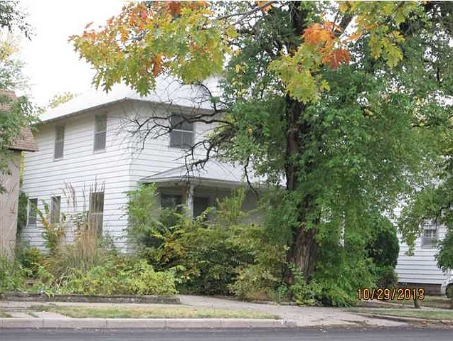 2nd image of 417 E 1st Ave