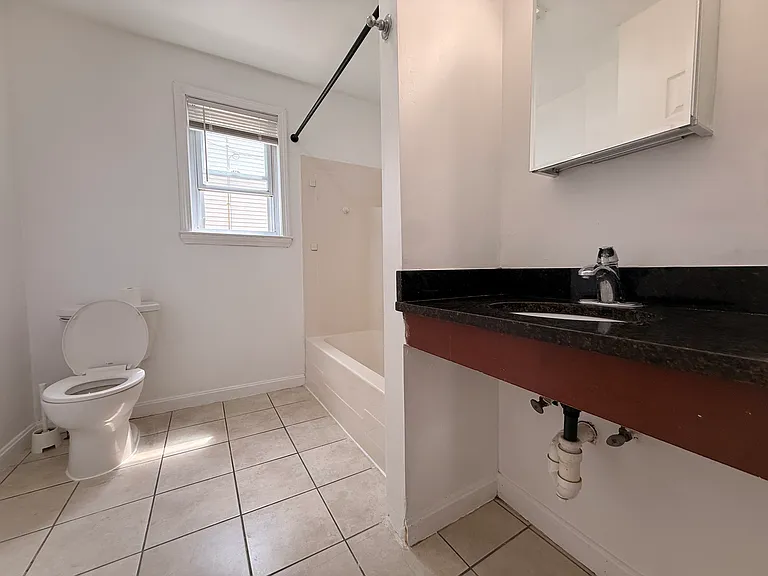 108-110 Russell St #1 — Photo 9