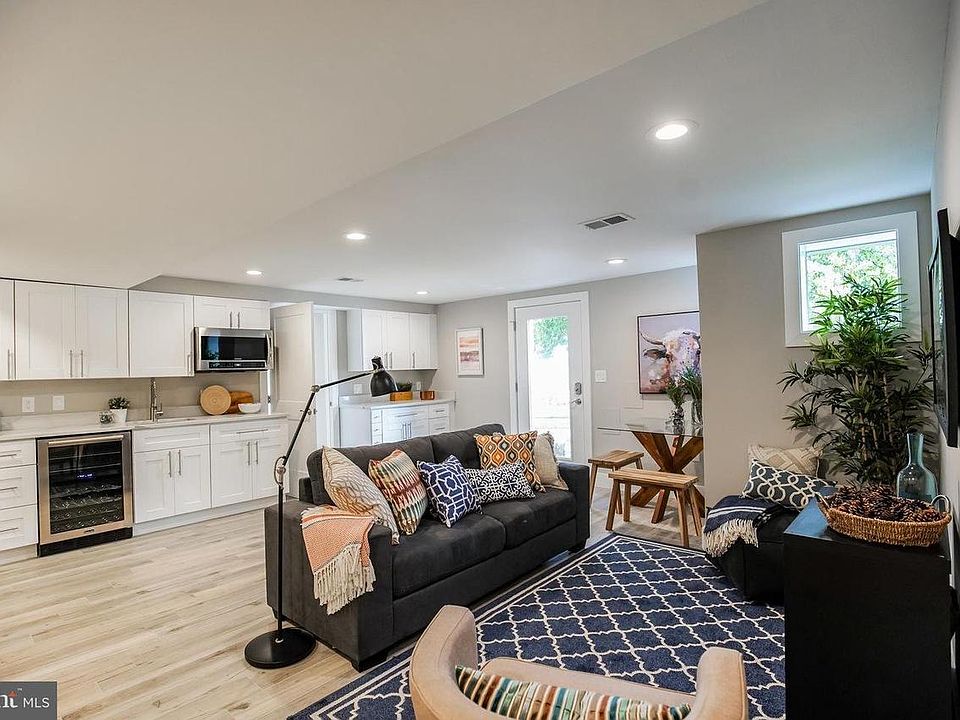 Living room/kitchenette